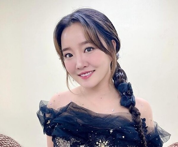 싱어송라이터 윤하, 데뷔 20주년 기념 정규 7집 발매